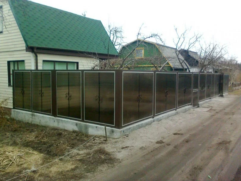 поликарбонат забор