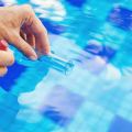 Использование хлора и другой химии для очистки воды в бассейне