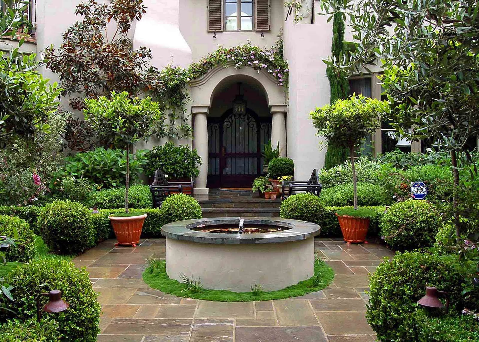 Дом окруженный садом. Патио в испано-мавританском стиле. Испано-мавританский стиль сада. Испано-мавританские сады террасы.