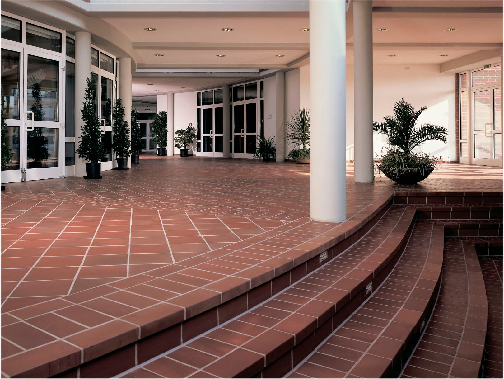 Укладка клинкерной плитки на ступеньки крыльца своими руками