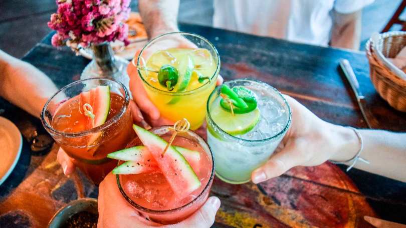 Лучшие коктейли для посиделок с друзьями