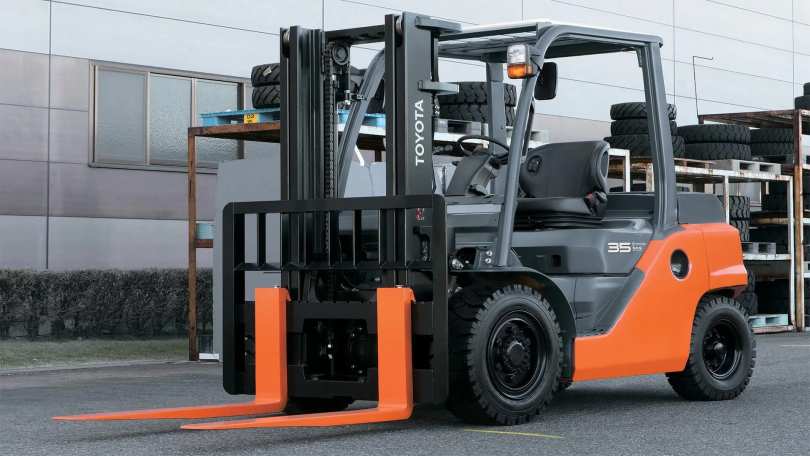 Вилочный погрузчик